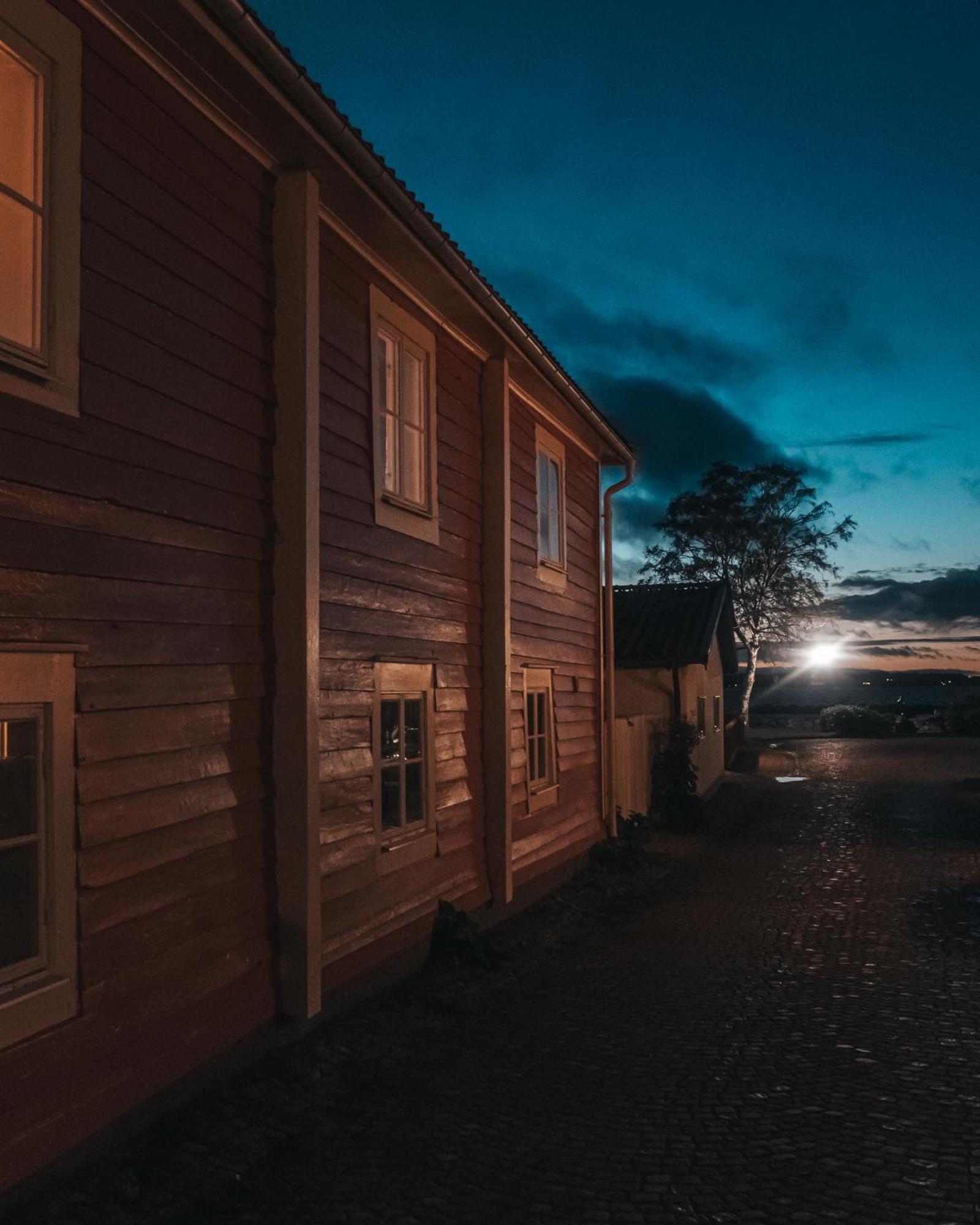 Hotel Slottsgarden Вадстена Экстерьер фото